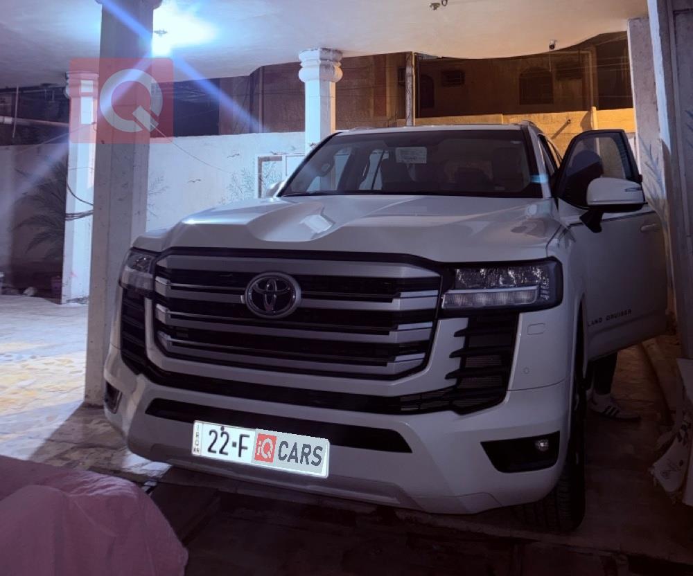 تۆیۆتا لاند کروزەر